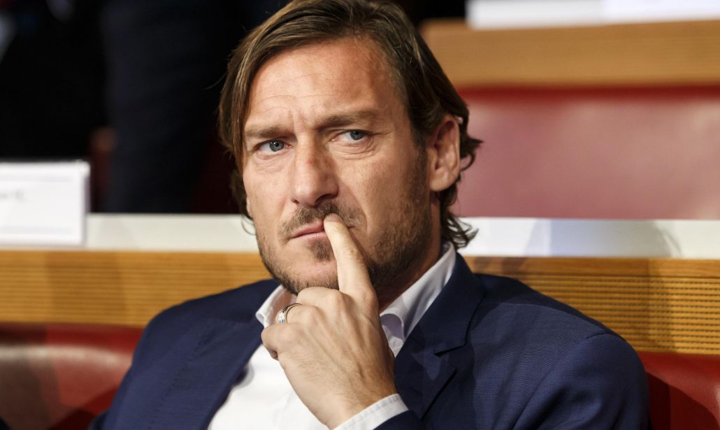 Totti ha deciso di lasciare la sua Roma. Lunedì l’annuncio nel Salone d’Onore del Coni