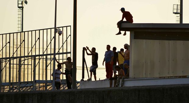 Fuga dal centro migranti di Ponte Galeria e c’è anche un ‘osservato speciale’dall’anti-terrorismo