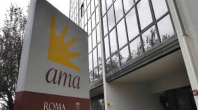 Uffici dell’Ama al Verano devastati da vandali
