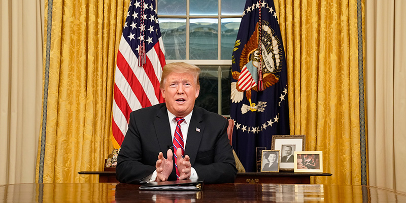 Usa, la Corte Suprema autorizza lo sblocco dei fondi del Pentagono (2,5mld) per costruire il muro con il Messico