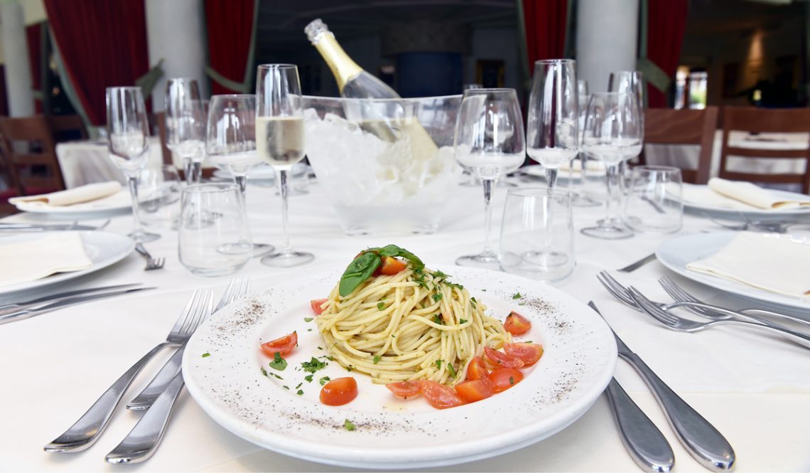 I turisti in Italia? Preferiscono spendere molto a tavola. L’analisi di Coldiretti
