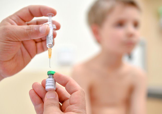 L’Aifa certifica la sicurezza dei vaccini. Strette attività di sorveglianza