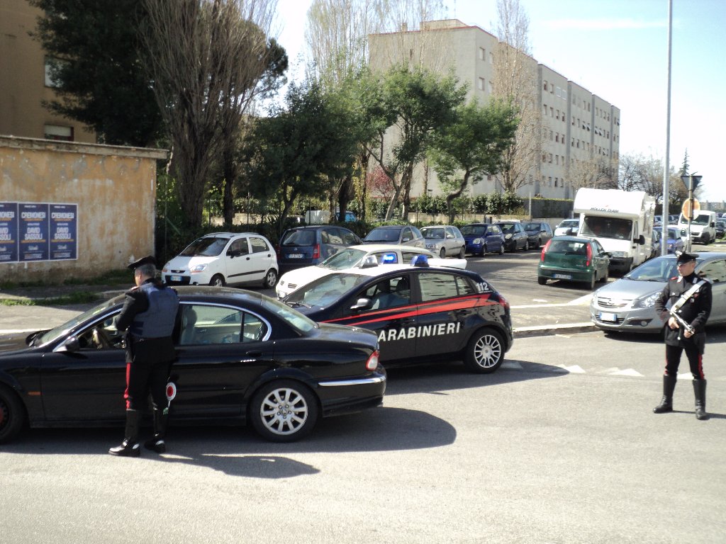 Torbellamonaca in stato d’assedio, blitz dei Cc con arresti e denunce