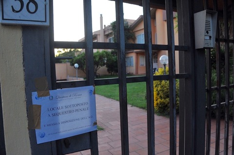 Giovane morto all’Infernetto, sequestrate due auto