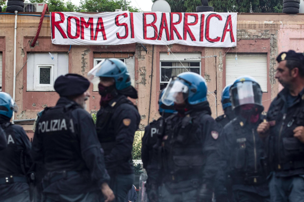 Raggi: superamento occupazioni a Roma va gestito in modo diverso