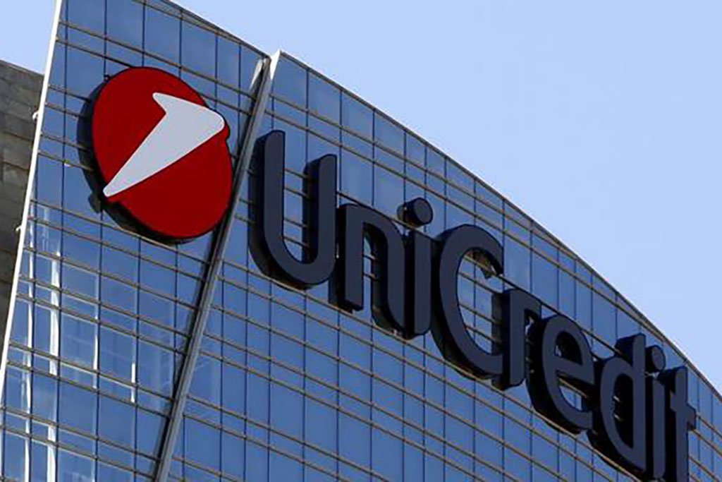 Unicredit, utile semestrale da 3,2 miliardi