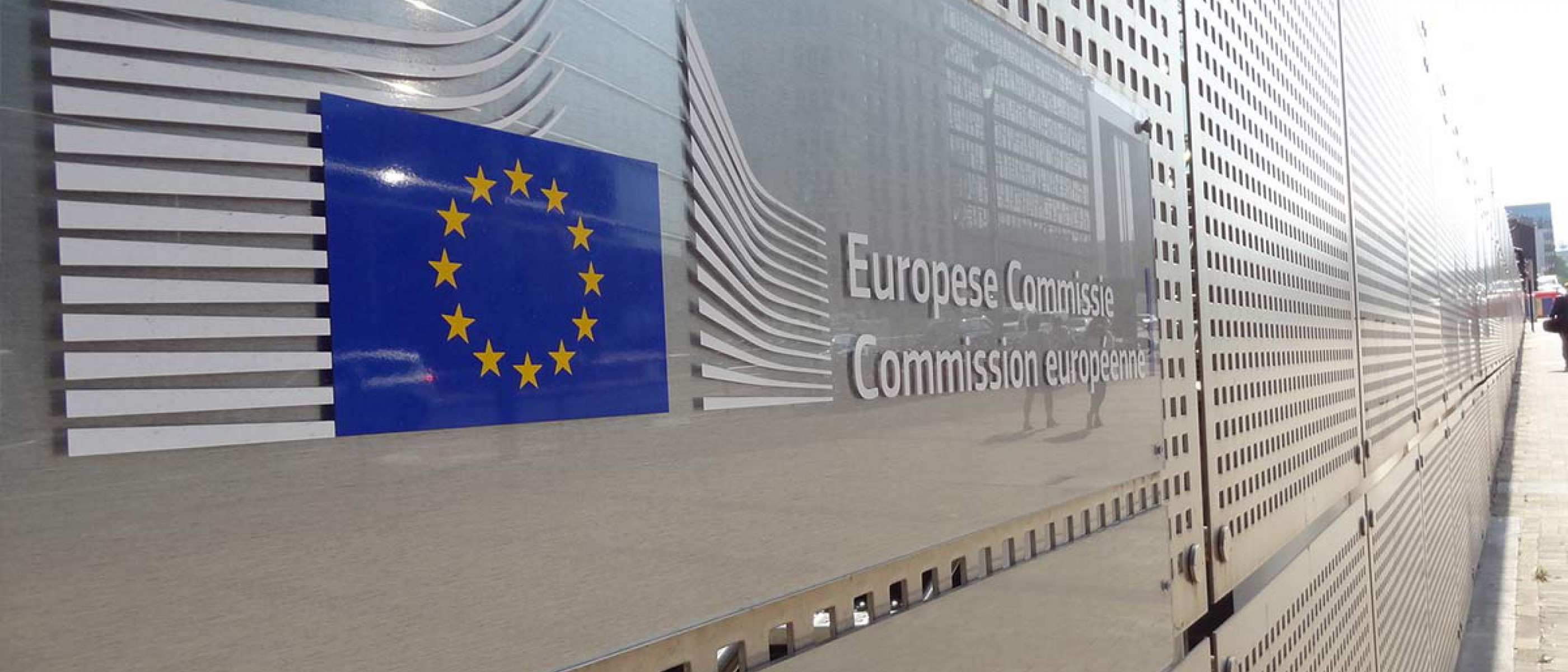 L’Ue avverte Roma: