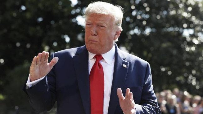 Usa-Cina, Trump annuncia la ritorsione Usa: “Dazi dal 25 al 30%”