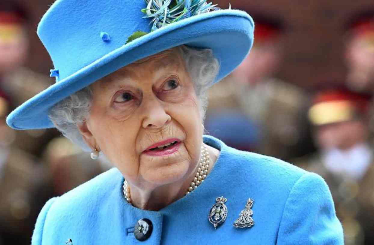 Parlamento britannico, richiesta del Governo Johnson di sospensione dell’attività alla Regina