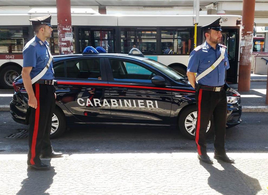 Roma, aggredisce convivente per ottenere denaro: arrestato 40enne