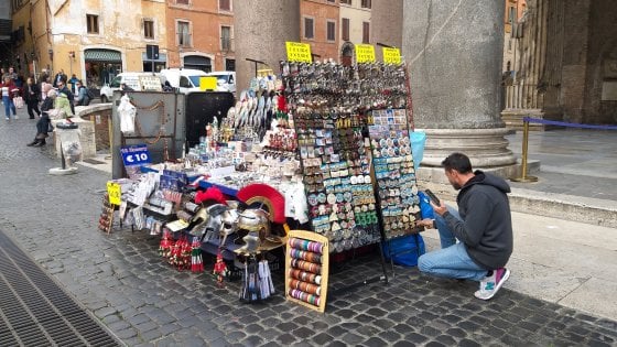 Roma Capitale, entro l’anno via bancarelle dalle zone di maggiore pregio
