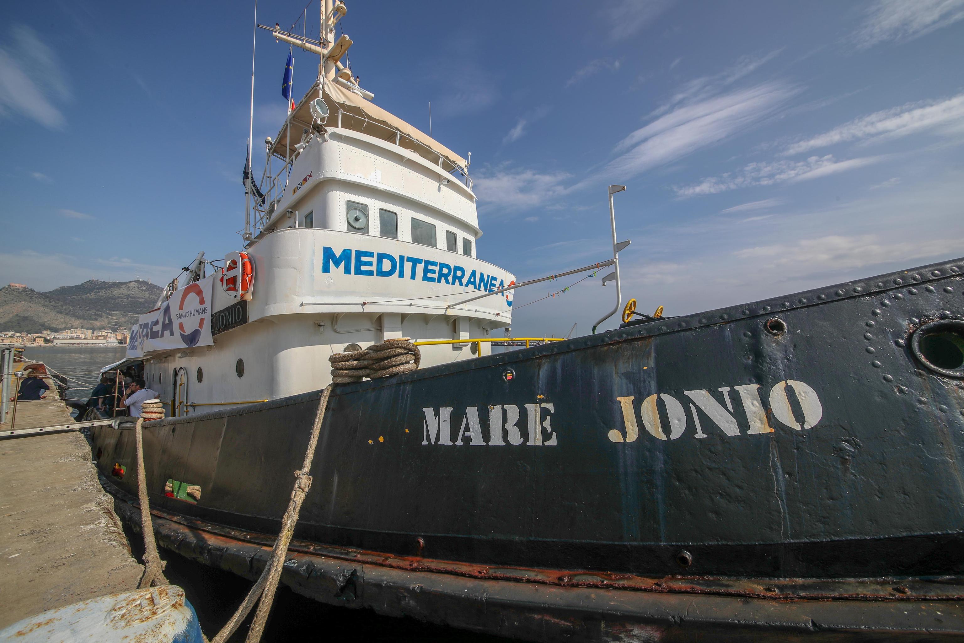 Dopo il disco verde della Guardia Costiera e l’arrivo in porto, la Gdf sequestra a Lampedusa la Mare Jonio
