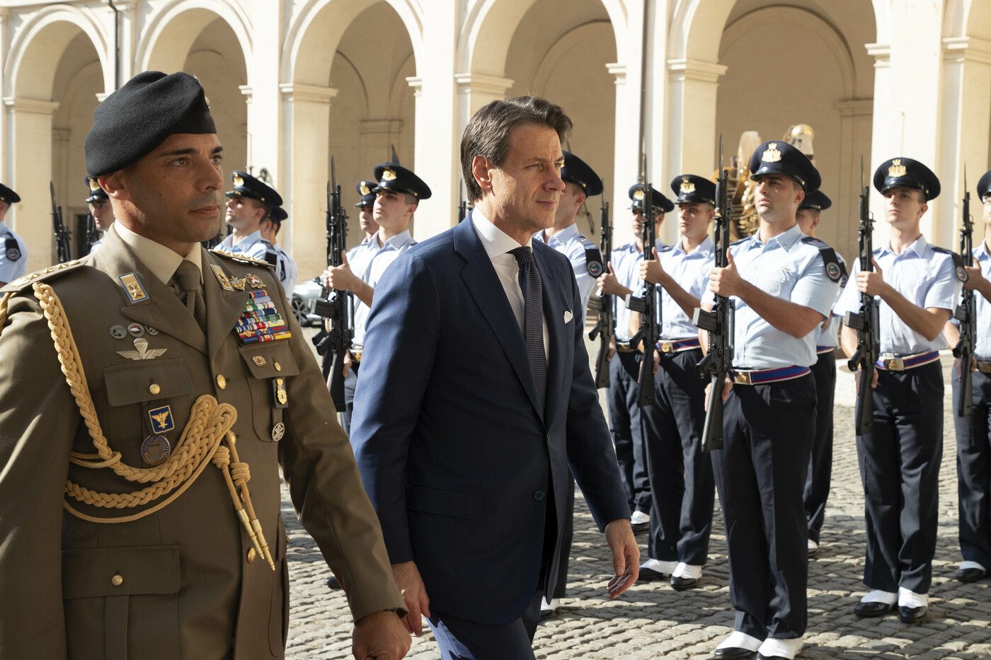 Conte scioglie la riserva e presenta al Quirinale la squadra di Governo. Ecco i nuovi ministri. Domani al Quirinale alle 10 il giuramento
