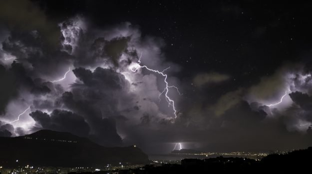 Il maltempo spazza via l’estate, settimana carica di nubi e temporali