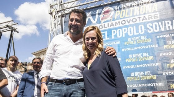 Piazza piena per Salvini, Meloni e Toti