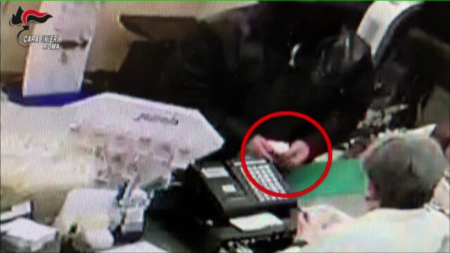 Rapinatore seriale in fuga, caccia all’uomo a Roma