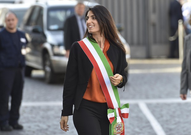 Virginia Raggi non vuole un sosia del Governo