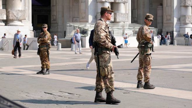 Milano, militare ferito da una yemenita. Inchiesta per terrorismo