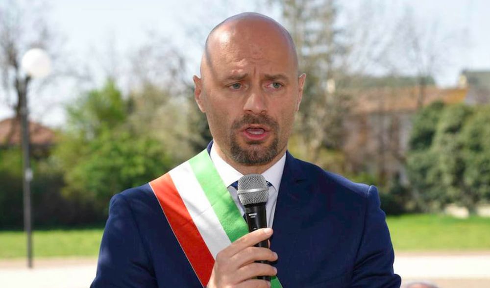 Il Sindaco di Bibbiano querela tutti, anche Di Maio