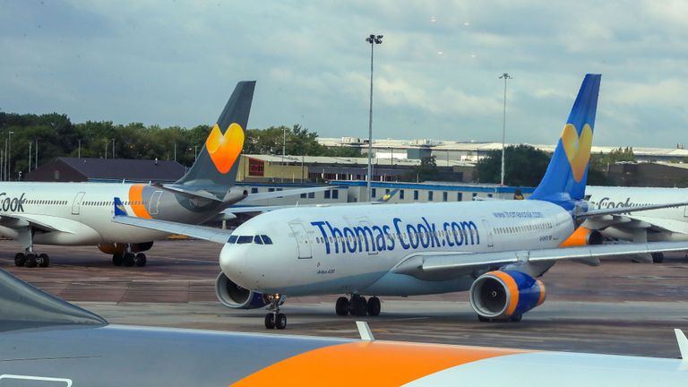 Thomas Cook in bancarotta, migliaia di turisti sparsi in tutto il mondo non possono rientrare a casa