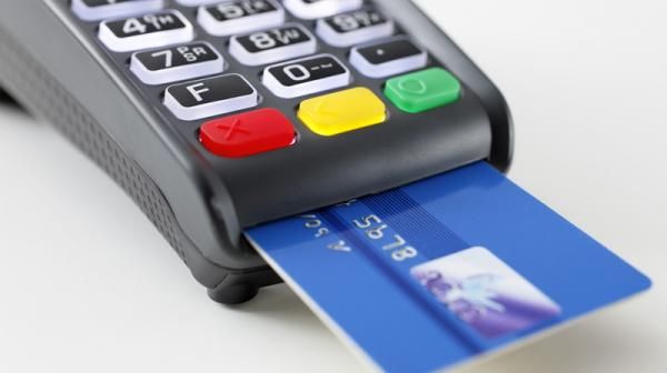 Moneta elettronica avanti, gli italiani iniziano ad apprezzarla