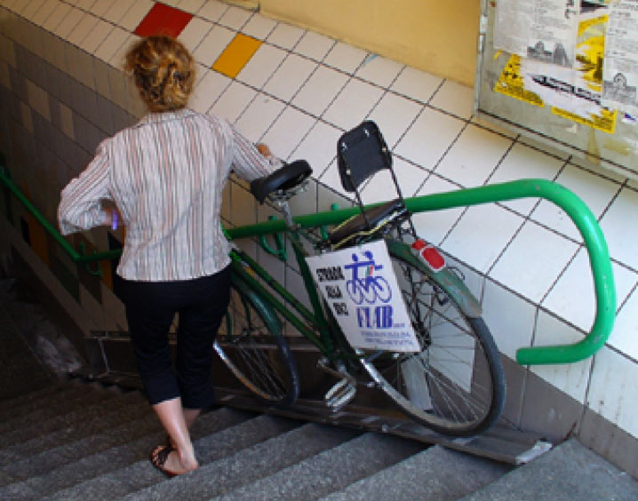 Piccolo (Pd): “Dove sono scivoli per bici in stazioni Fs di Roma”?