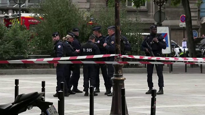 Il funzionario di polizia che ha ucciso quattro agenti aveva delle visioni e sentiva delle voci