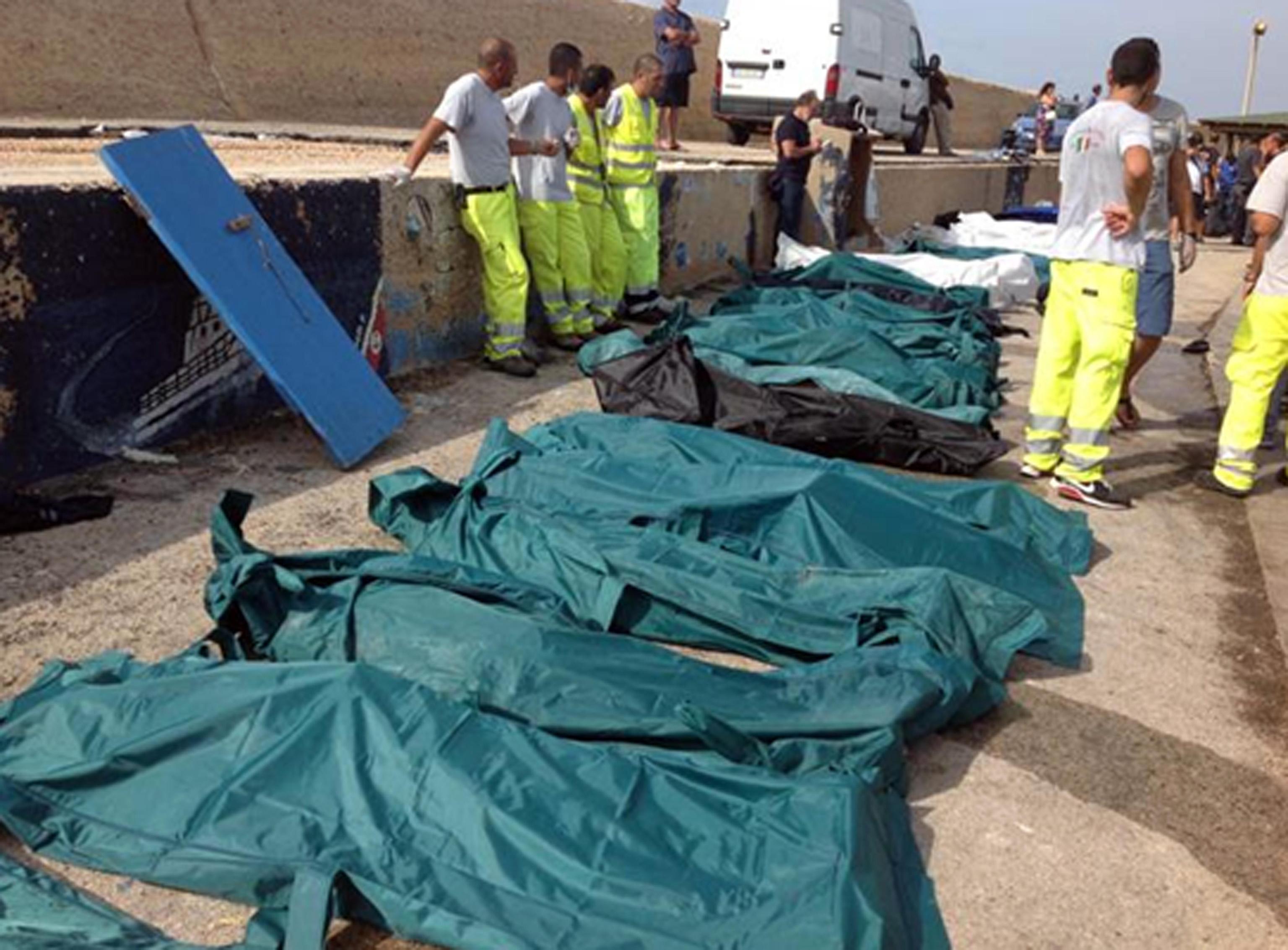 Strage di migranti a poche miglia da Lampedusa