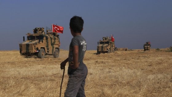 Partita l’offensiva turca nell’est della Siria e Trump fa marcia indietro