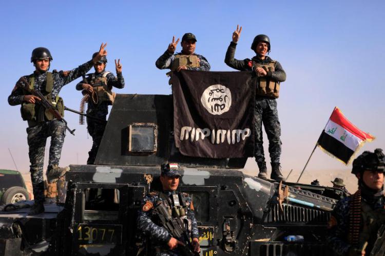 Siria, Turchia combatte i curdi con jihadisti di al Qaida. Orrore all’orrore