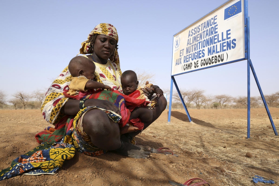 Conflitto e violenze in Burkina Faso costringono alla fuga quasi mezzo milione di persone