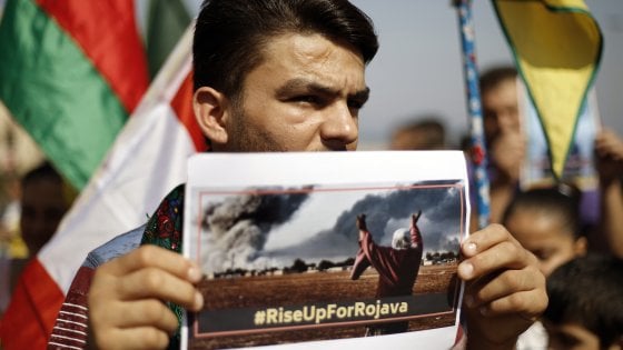 Cgil, Cisl e Uil in piazza a Roma contro l’attacco turco in Siria