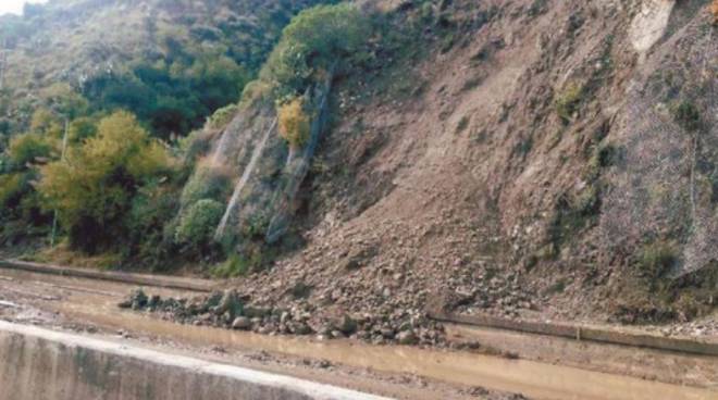 Il maltempo si accanisce sulla Liguria, frane e allagamenti