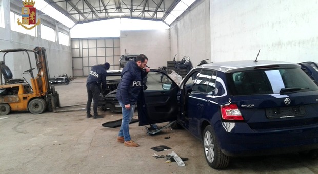 Riciclaggio, truffa, furto e ricettazione di veicoli rubati. Sei arresti della Polstrada a Roma e provincia