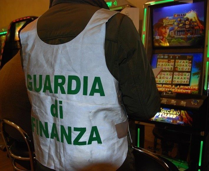 Videoslot modificate per truffare l’erario. Colpo da due milioni di euro