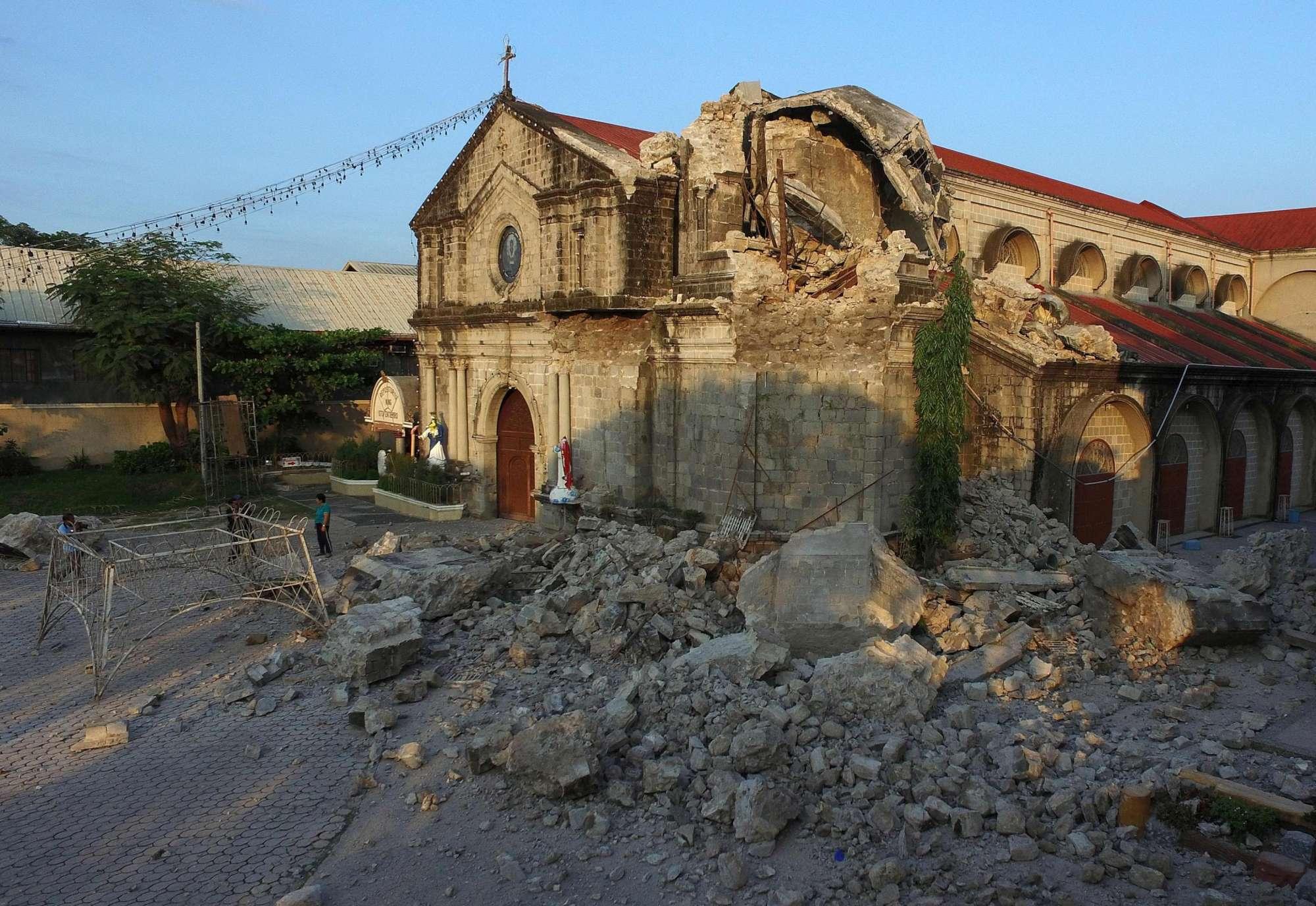 Filippine: Scossa di terrremoto, un deceduto e almeno 20 feriti