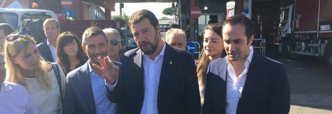Centro Ama di Rocca Cencia, Salvini bloccato alla porta