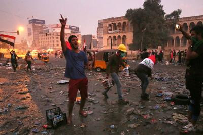 Iraq, strage a Kerbala, uomini mascherati sparano sui manifestanti. Decine le vittime