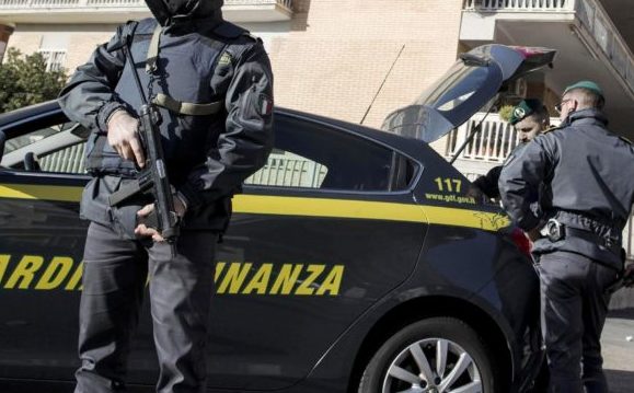 Banda di rapinatori e narcotrafficanti azzerata dalla Guardia di Finanza