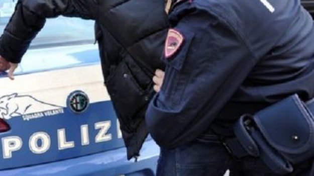 Finisce gli acquisti in Commissariato. Aveva scelto un centro commerciale chiuso per far spesa