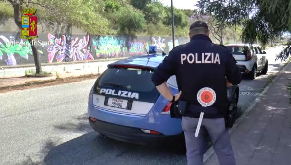 Minaccia e pesta la convivente incinta, arrestato