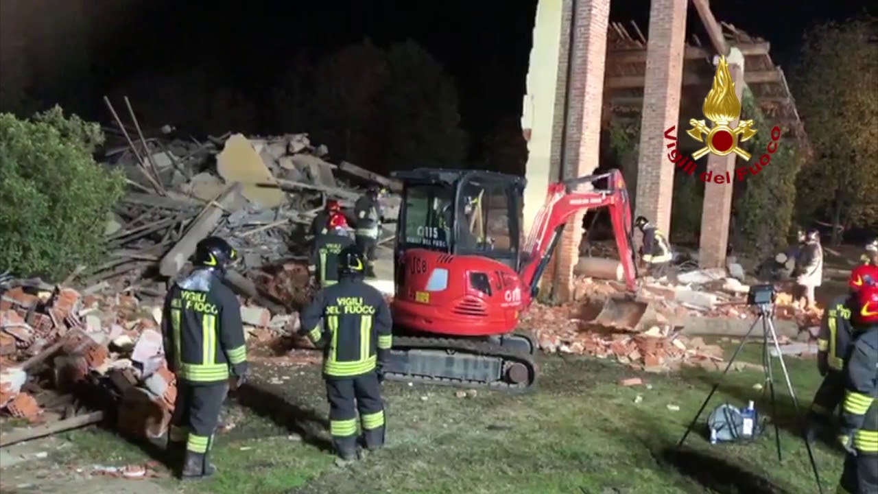 Esplosione in un edificio abbandonato nell’alessandrino, due vigili del fuoco morti, uno disperso e uno ferito insieme ad un carabiniere