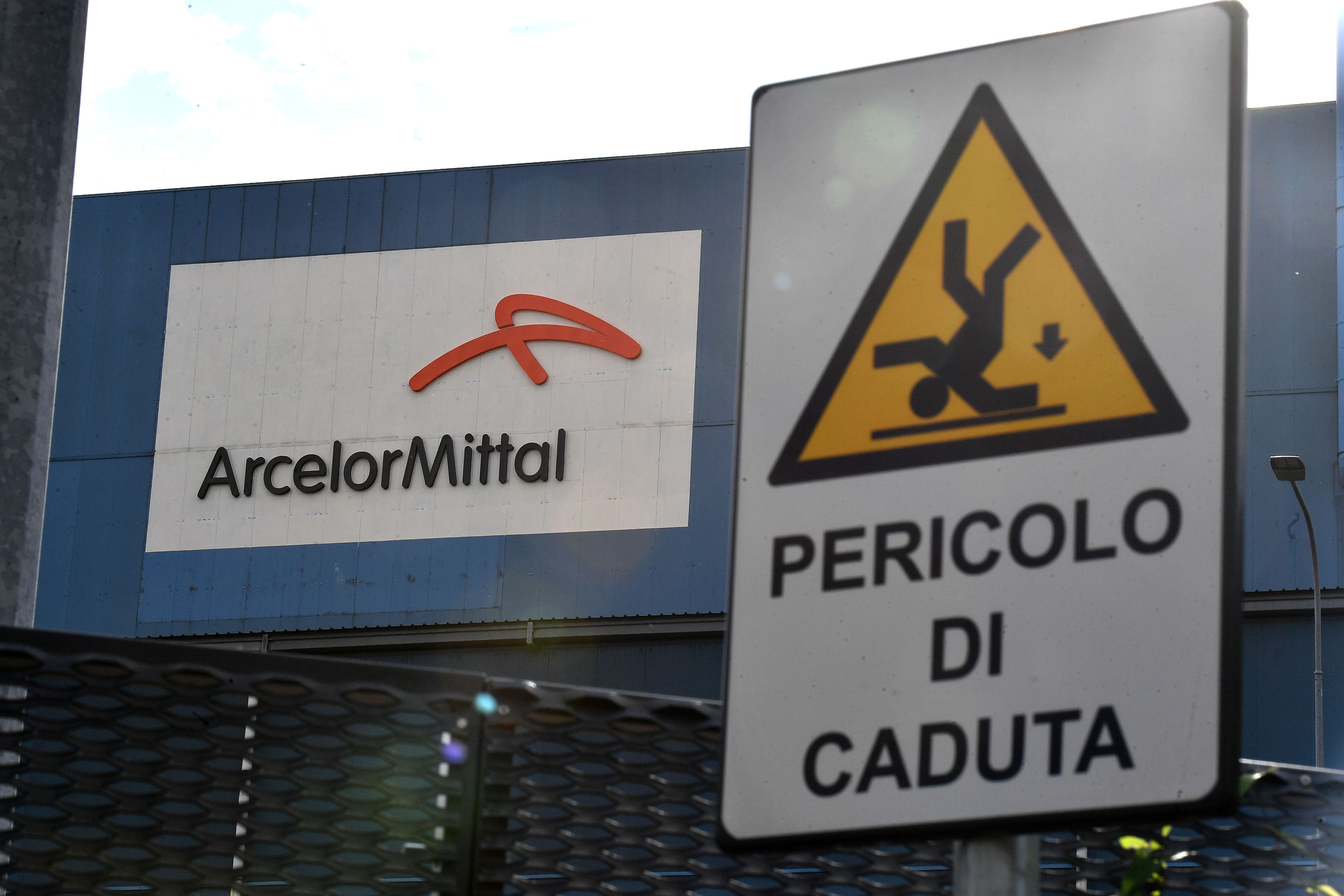 Conte-ArcelorMittal, a Palazzo Chigi va in scena un timido confronto
