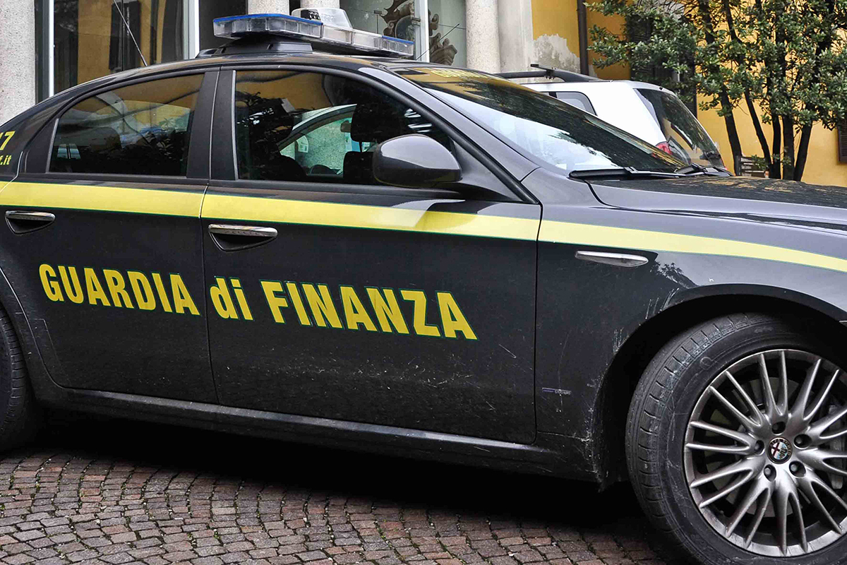 Sequestro record della Guardia di Finanza di cherosene di contrabbando a Fiumicino