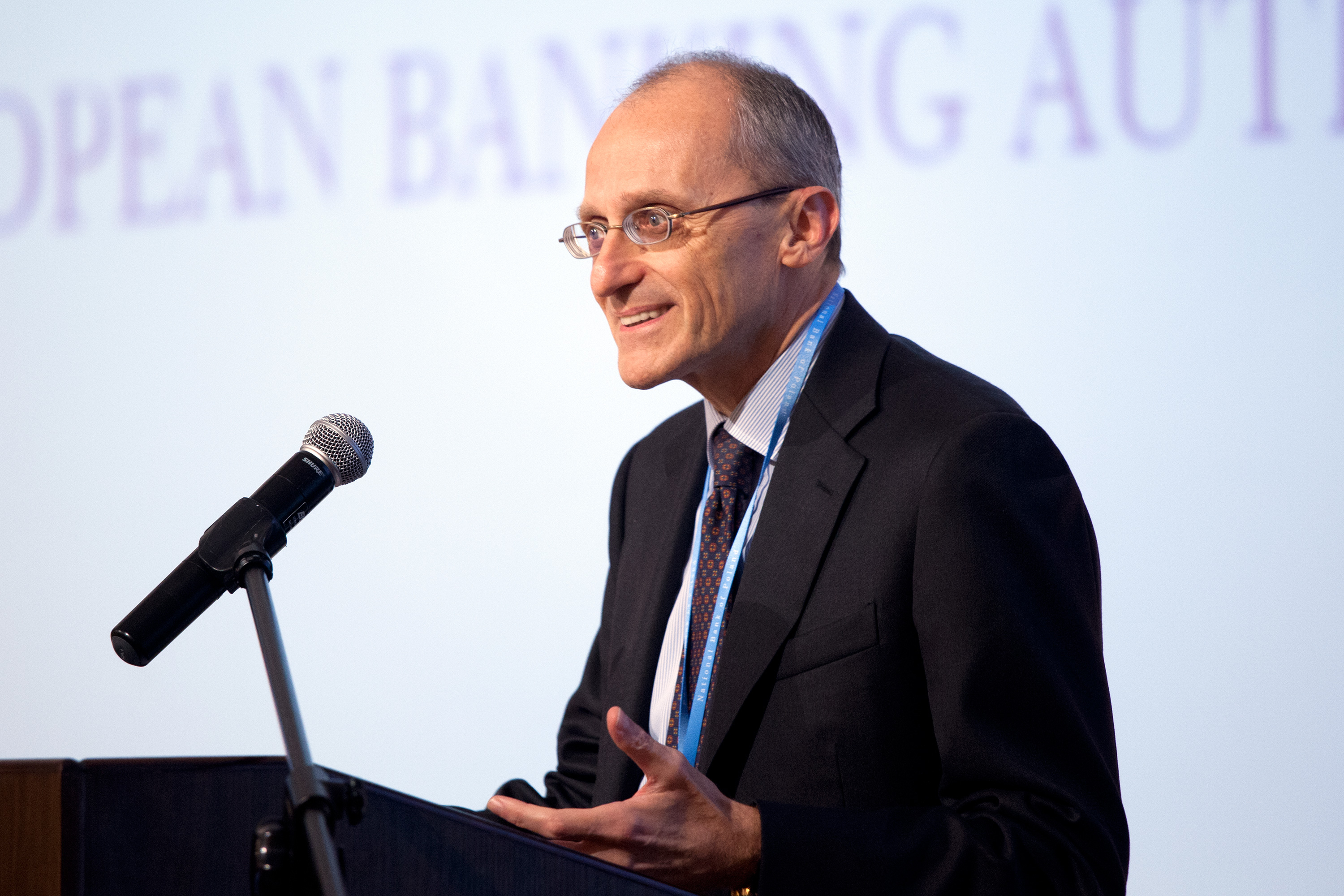 Banche:Enria, fusioni per digitale