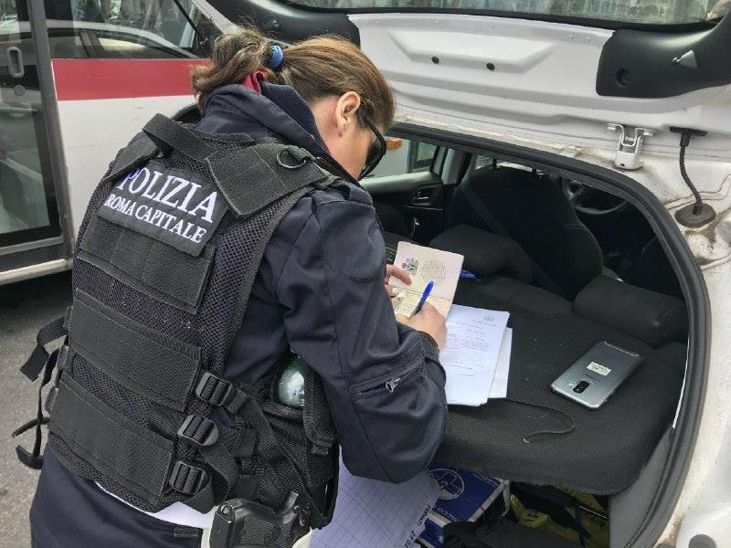 Truffa sui permessi di soggiorno scoperta dalla Polizia di Roma Capitale