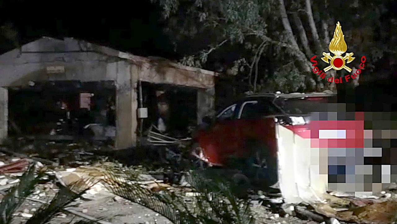 Esplosione in una fabbrica di fuochi d’artificio nel messinese, quattro le vittime