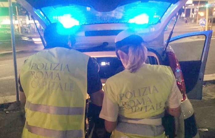 Cassia bis, perde il controllo dell’auto e centra un pilone, muore lui ed un suo amico