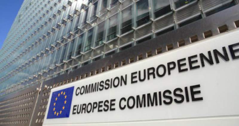 Manovra, l’Ue approva ma resta alla finestra sugli obiettivi a medio termine dell’Italia