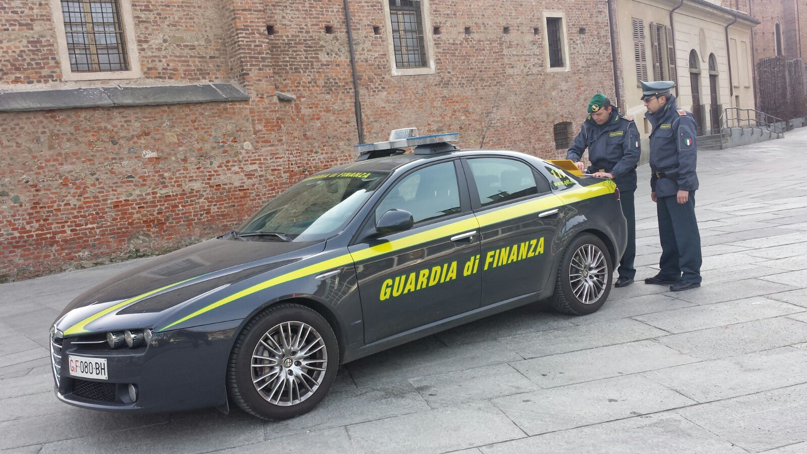 Gdf di Cuneo: 9 persone arrestate per frode fiscale